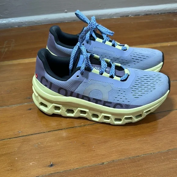 On Running Shoes in Purple and Cream - Picture 4 of 11